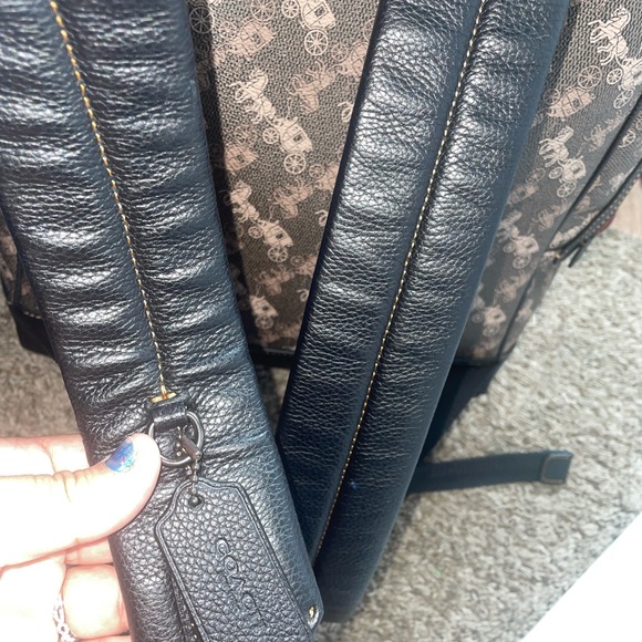 Backpack - Picture 4 of 7